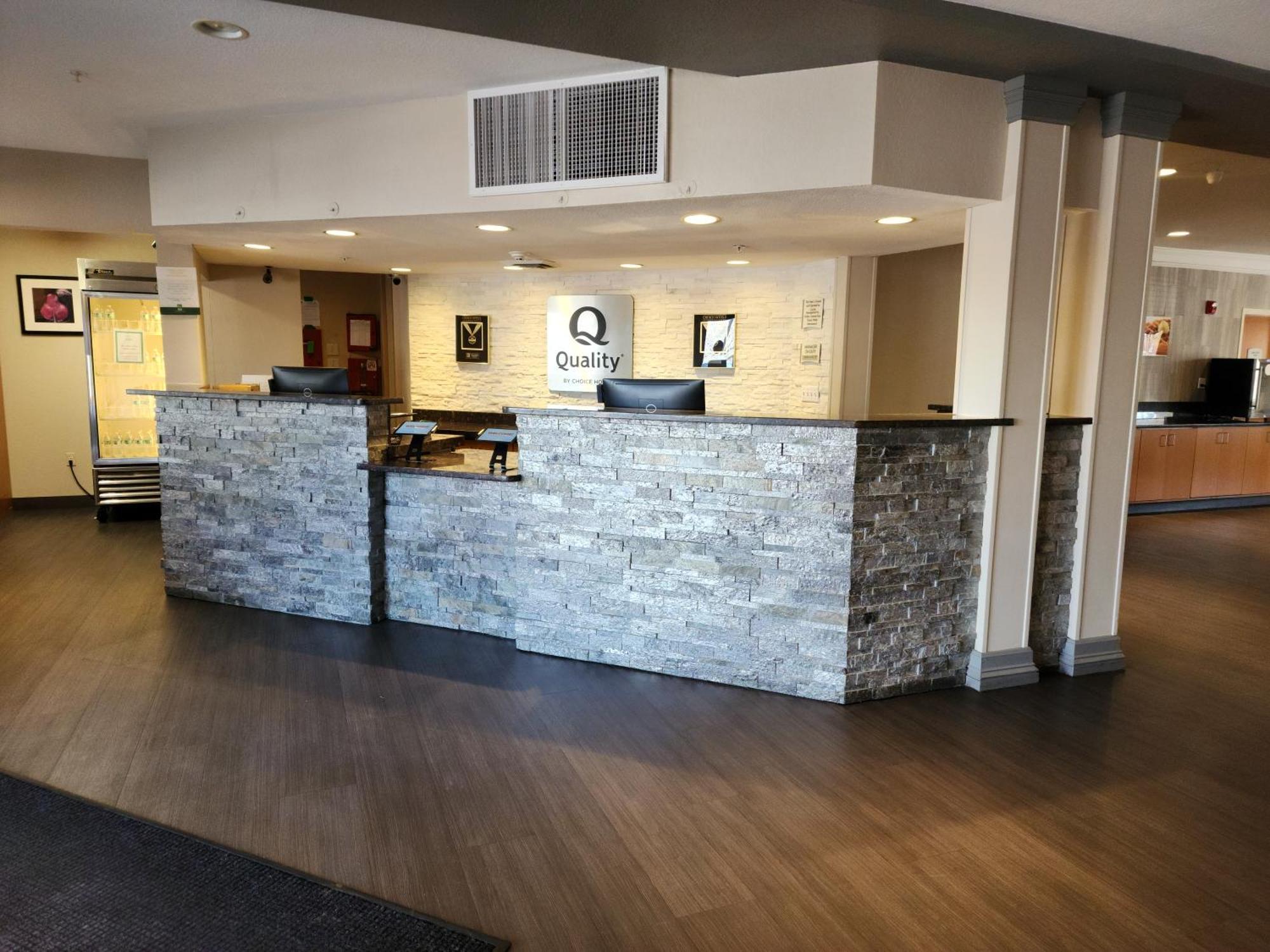 Quality Inn & Suites Denver International Airport Exterior foto